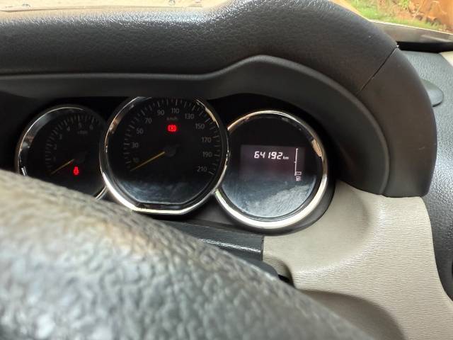 https://images10.gaadi.com/usedgaadi-sellcar/UsedCar/e5ee2435a/82d63fec-d8c2-4399-a75e-965b90d85da4.jpeg?imwidth=6402