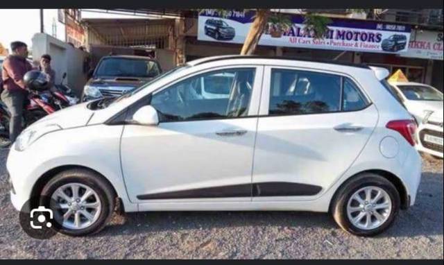 https://images10.gaadi.com/usedgaadi-sellcar/UsedCar/e5ee2992a/66c3fa94-ae05-4f06-b04e-cf061e0c9812.jpeg?imwidth=6401