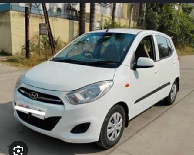 https://images10.gaadi.com/usedgaadi-sellcar/UsedCar/e5ee2992a/949369bc-353a-4d02-a6b3-203dd8a53fc8.jpeg?imwidth=6400