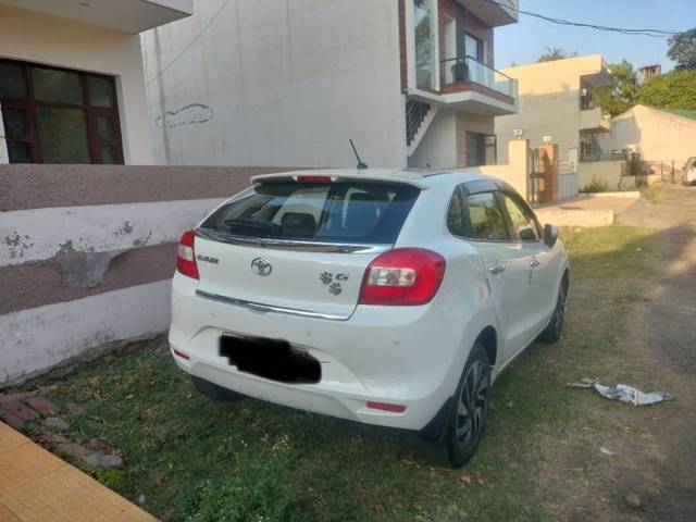 https://images10.gaadi.com/usedgaadi-sellcar/UsedCar/e5ee4b7aa/9629dda3-f7f2-4c61-810a-f9ab700fbae5.jpg?imwidth=6401