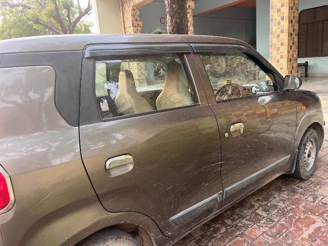 https://images10.gaadi.com/usedgaadi-sellcar/UsedCar/e5ee6ac3a/2e45d0d1-b771-4ba8-9470-0ce1b5b2c3c7.jpeg?imwidth=6401