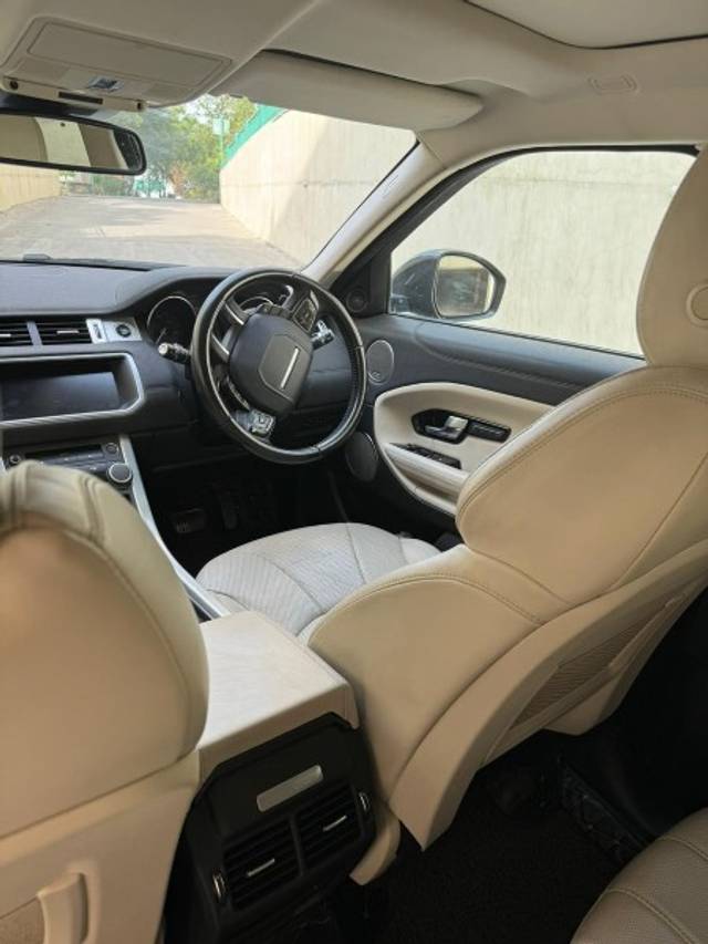 https://images10.gaadi.com/usedgaadi-sellcar/UsedCar/e5eea2f3a/87fc14e6-4726-49b6-86ff-ce8b8b68721e.jpeg?imwidth=6402