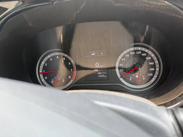 https://images10.gaadi.com/usedgaadi-sellcar/UsedCar/e5eeadbaa/47f936de-5d08-4d05-85dd-a635b5df0f0d.jpeg?imwidth=6400
