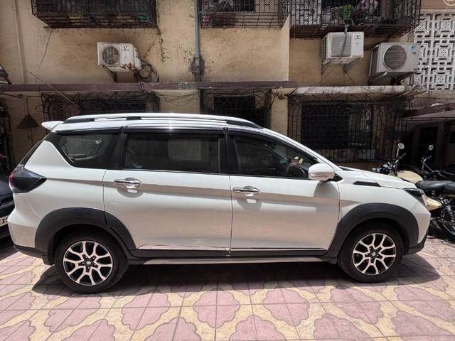 https://images10.gaadi.com/usedgaadi-sellcar/UsedCar/e5eeccdaa/80dba81c-7362-4cc2-971b-d8c8fad9cab5.jpg?imwidth=6400