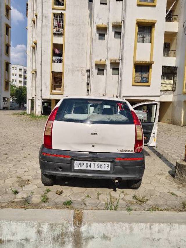 https://images10.gaadi.com/usedgaadi-sellcar/UsedCar/e5eee088a/9b18941c-53db-4d05-8a91-389a22e99452.jpg?imwidth=6401