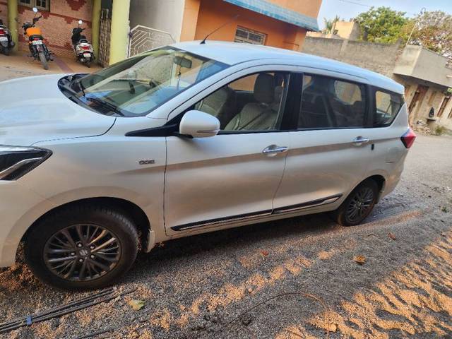 https://images10.gaadi.com/usedgaadi-sellcar/UsedCar/e5ef4e17a/1f39ef8d-6ed9-46eb-bbb9-b76baab41958.jpg?imwidth=6402
