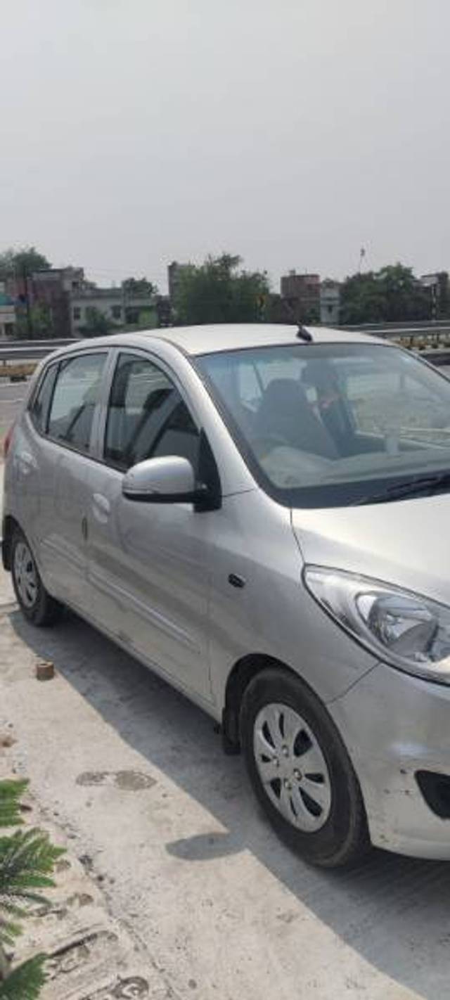 https://images10.gaadi.com/usedgaadi-sellcar/UsedCar/e5ef6cf9a/a57abc6c-3f91-4a6a-8f43-b31f4f09375a.jpeg?imwidth=6402