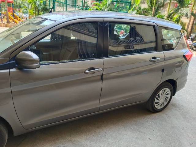 https://images10.gaadi.com/usedgaadi-sellcar/UsedCar/e5ef71eda/e5fbb9d0-acf8-4e9f-8884-1eb886569eeb.jpg?imwidth=6401