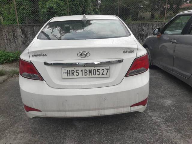 https://images10.gaadi.com/usedgaadi-sellcar/UsedCar/e5efaec3a/922ce78c-ec2e-4fd3-9bae-4bdf14877153.jpg?imwidth=6401