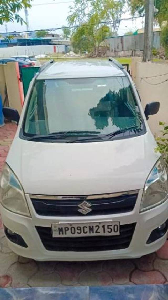 https://images10.gaadi.com/usedgaadi-sellcar/UsedCar/e5efbfa2a/ceb07243-2d53-48d3-968b-965ac62844c3.webp?imwidth=6400