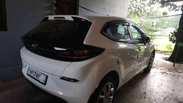 https://images10.gaadi.com/usedgaadi-sellcar/UsedCar/e5efd3a5a/138ea77d-43f6-4c15-81a6-fd6300a97eb9.jfif?imwidth=6402