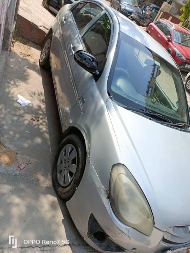 https://images10.gaadi.com/usedgaadi-sellcar/UsedCar/e5efe6bda/f3d6e68f-b75b-4ae2-96c3-133a5e73c549.jpeg?imwidth=6402