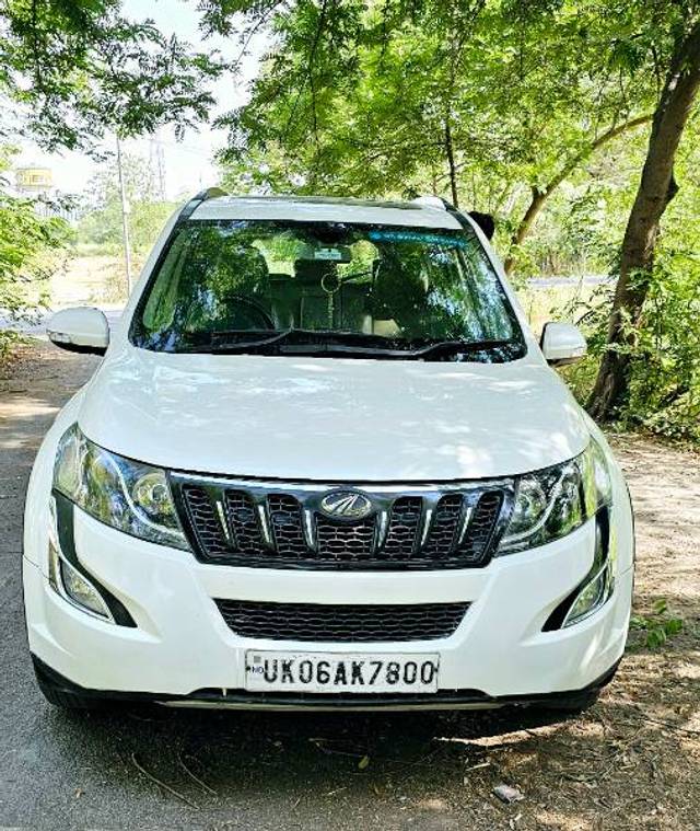 https://images10.gaadi.com/usedgaadi-sellcar/UsedCar/e5f02c8aa/4b962047-3e42-435f-bc26-cc7b67acf10d.jpg?imwidth=6400