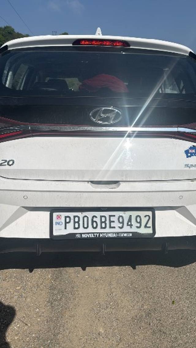 https://images10.gaadi.com/usedgaadi-sellcar/UsedCar/e5f04721a/f41c845f-a918-492e-a761-1f86649de8e5.jpeg?imwidth=6401