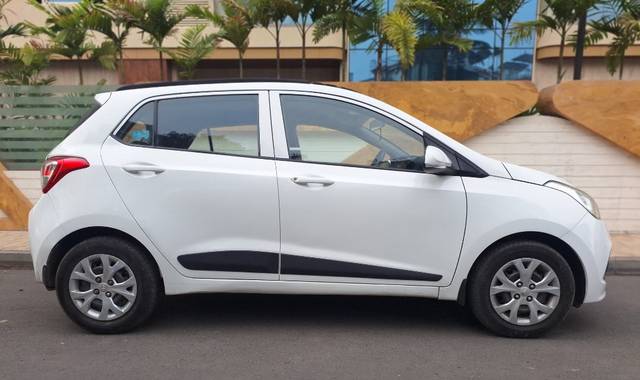 https://images10.gaadi.com/usedgaadi-sellcar/UsedCar/e5f07190a/29580df7-111f-4e93-8cb7-447e854e1e05.jpeg?imwidth=6401