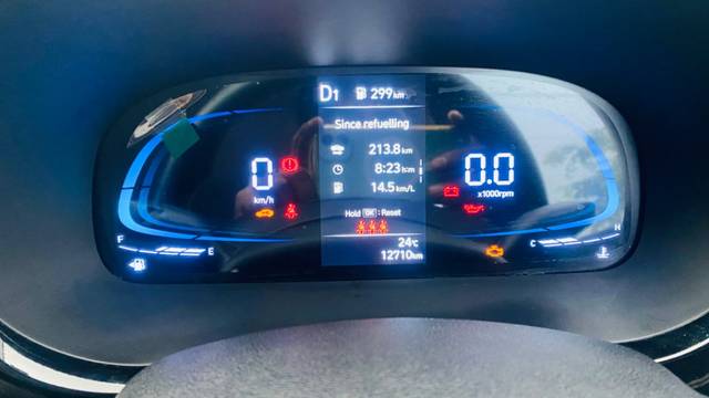 https://images10.gaadi.com/usedgaadi-sellcar/UsedCar/e5f07395a/a808d9d7-f469-4b90-ac87-2a3bc0ce461f.jpeg?imwidth=6401