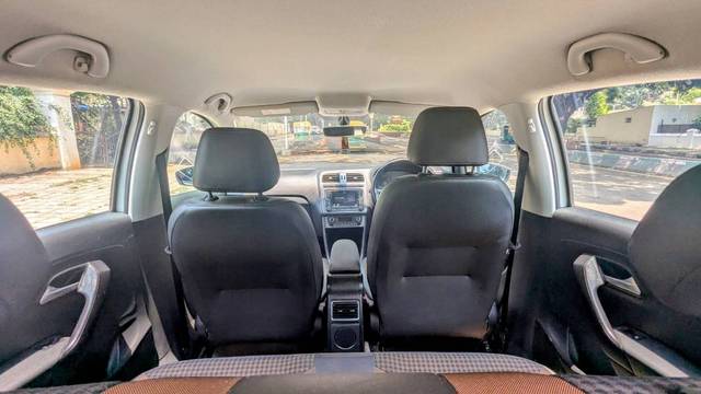 https://images10.gaadi.com/usedgaadi-sellcar/UsedCar/e5f0911da/dcdd6f9e-33f6-4dff-9b96-455d440fc8ef.jpg?imwidth=6401
