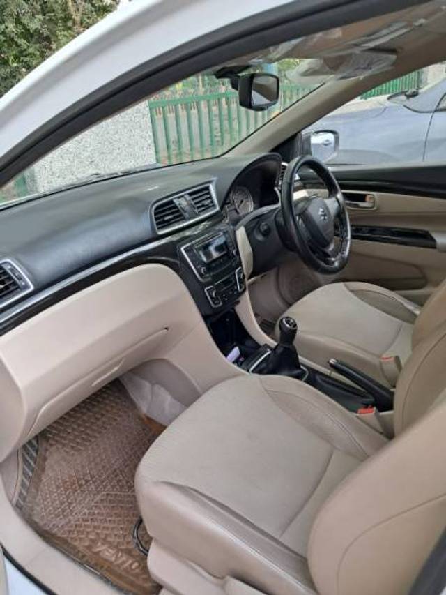 https://images10.gaadi.com/usedgaadi-sellcar/UsedCar/e5f0fff7a/22458401-d7fd-47ef-a02e-5b1b497773b0.jpeg?imwidth=6401