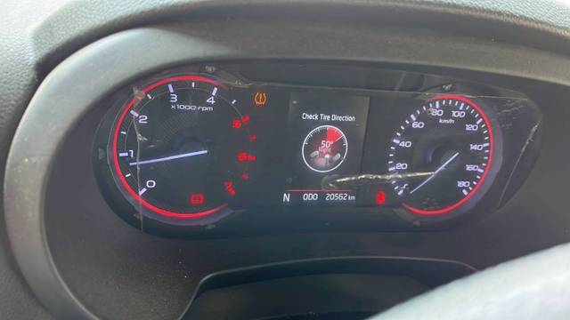https://images10.gaadi.com/usedgaadi-sellcar/UsedCar/e5f13a0ca/a46f6e4e-a8b1-49f8-b403-77f96cea2d9c.jpg?imwidth=6402