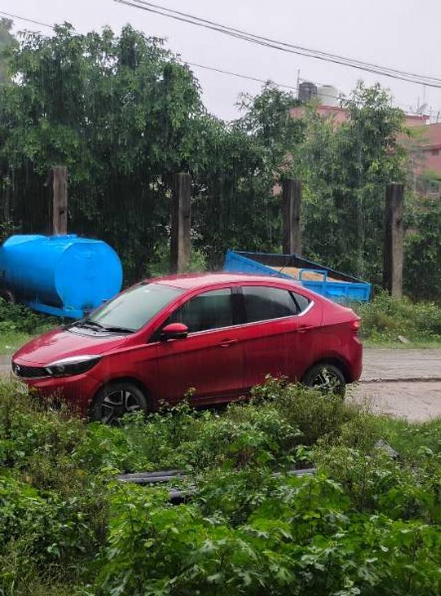 https://images10.gaadi.com/usedgaadi-sellcar/UsedCar/e5f15f17a/c4d5ae9f-9134-462d-8cb3-96b34f868024.jpg?imwidth=6400
