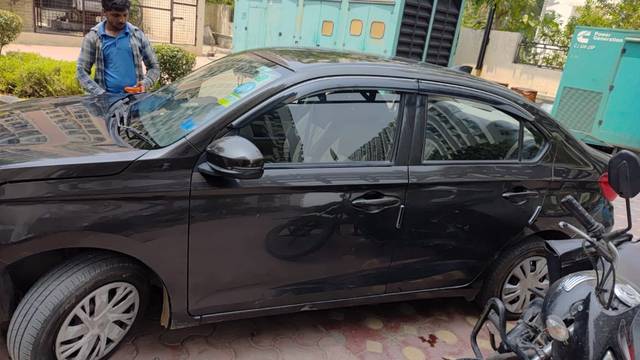 https://images10.gaadi.com/usedgaadi-sellcar/UsedCar/e5f18878a/26aaf047-3562-495e-9b0c-10607056b0de.jpeg?imwidth=6401