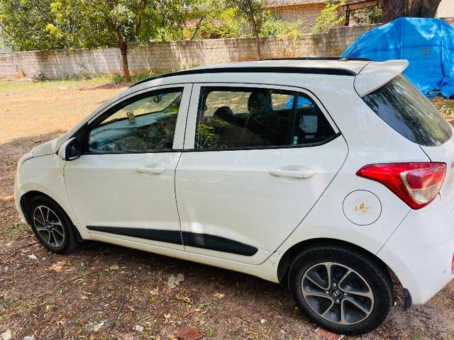 https://images10.gaadi.com/usedgaadi-sellcar/UsedCar/e5f1d178a/f4f2df6f-816c-4fa2-af3b-1f1a3922be76.jpeg?imwidth=6402