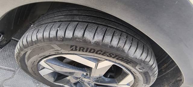 https://images10.gaadi.com/usedgaadi-sellcar/UsedCar/e5f1e7c3a/1e22bf51-a4f3-441c-aca4-c3981657fbad.jpeg?imwidth=6402