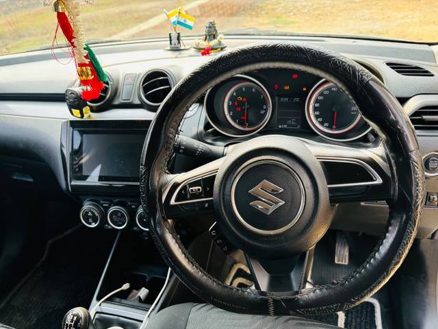 https://images10.gaadi.com/usedgaadi-sellcar/UsedCar/e5f1f9fba/ea2471a5-aa3f-4681-bf9f-5269230c7c2f.jpeg?imwidth=6401