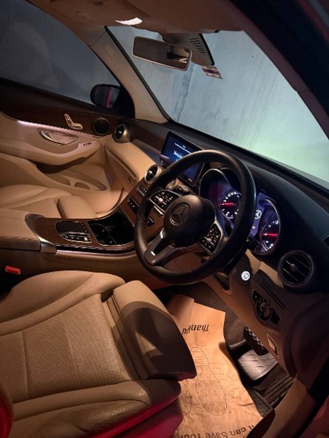 https://images10.gaadi.com/usedgaadi-sellcar/UsedCar/e5f25b3ca/bba9ae89-a6aa-4356-931e-83ae3d592d47.jpeg?imwidth=6401