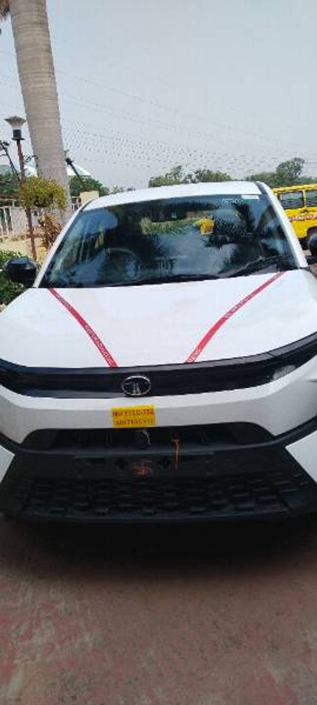 https://images10.gaadi.com/usedgaadi-sellcar/UsedCar/e5f287a4a/d95731cc-0179-4958-8ac1-04a0b73f6b6e.jpg?imwidth=6400
