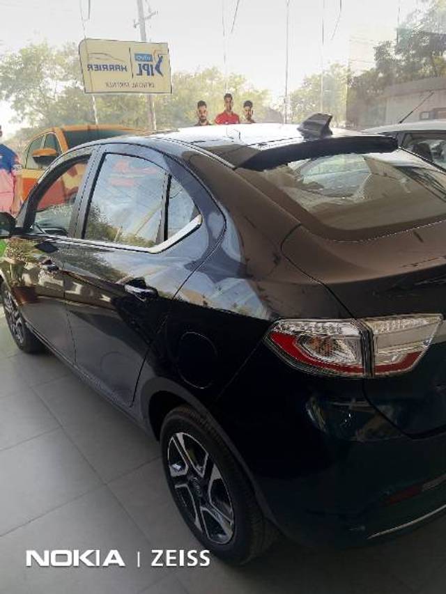 https://images10.gaadi.com/usedgaadi-sellcar/UsedCar/e5f35863a/40d9d9c7-f348-440b-a464-85a47078a7cf.jpg?imwidth=6402