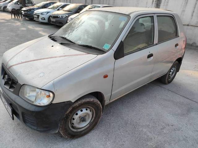 https://images10.gaadi.com/usedgaadi-sellcar/UsedCar/e5f3b39ba/35b0e59e-3a15-48e7-ad19-c9cb6ba2e448.jpeg?imwidth=6400