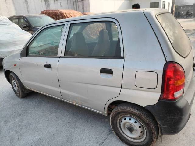 https://images10.gaadi.com/usedgaadi-sellcar/UsedCar/e5f3b39ba/de560fe4-d893-4a95-b39e-3e776beb6ad3.jpeg?imwidth=6401