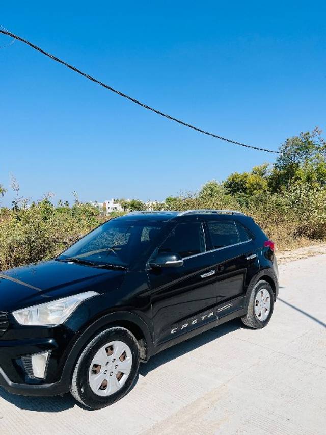 https://images10.gaadi.com/usedgaadi-sellcar/UsedCar/e5f3e2b3a/5cabb86e-df9d-4269-9ba5-1aa8e679e92f.jpeg?imwidth=6402