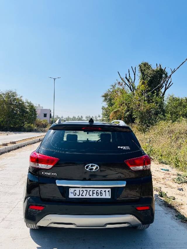 https://images10.gaadi.com/usedgaadi-sellcar/UsedCar/e5f3e2b3a/e5f80643-4924-46c0-8819-a8e6e4d4d6ae.jpeg?imwidth=6401