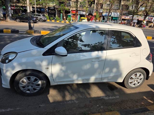 https://images10.gaadi.com/usedgaadi-sellcar/UsedCar/e5f4542aa/fb3fdf05-6d20-4473-95cd-ea30b0491037.jpeg?imwidth=6401