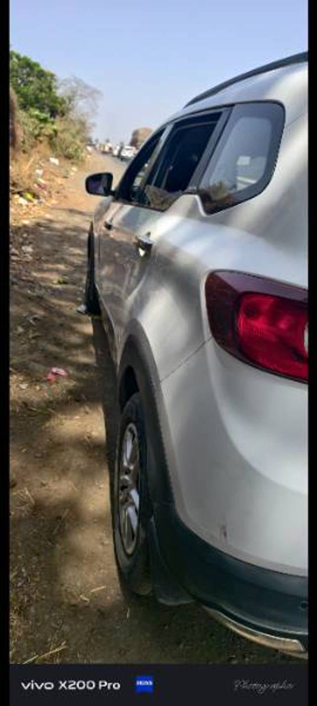 https://images10.gaadi.com/usedgaadi-sellcar/UsedCar/e5f4648aa/6e64b485-844c-461a-9dba-c43251442e18.jpg?imwidth=6401
