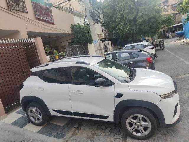 https://images10.gaadi.com/usedgaadi-sellcar/UsedCar/e5f4ae3da/b6c51708-3c03-4ff6-acaa-88f684a9e5b9.jpg?imwidth=6401