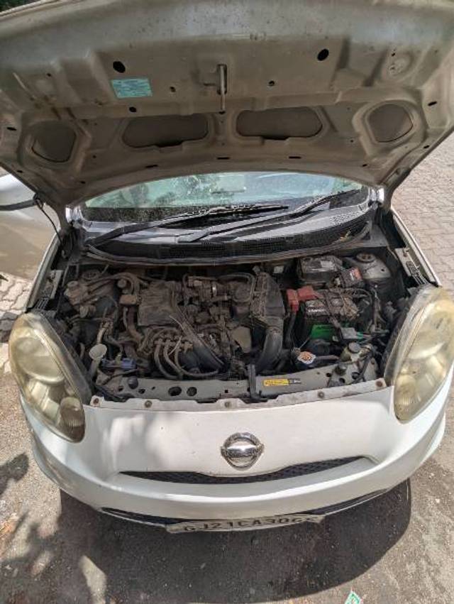https://images10.gaadi.com/usedgaadi-sellcar/UsedCar/e5f4d8d5a/fff26bca-eb75-40e4-aec0-5e3dfccda8d8.jpg?imwidth=6402