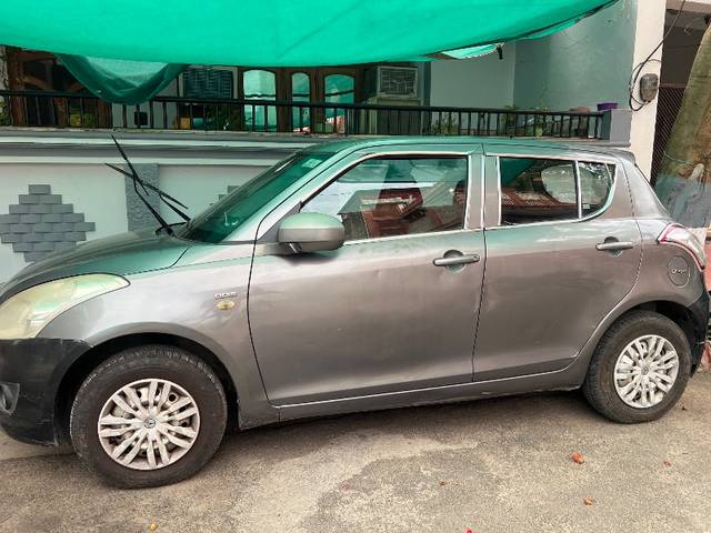 https://images10.gaadi.com/usedgaadi-sellcar/UsedCar/e5f4ed21a/91031fa3-7f3f-419b-88c4-4a5425282000.jpg?imwidth=6400