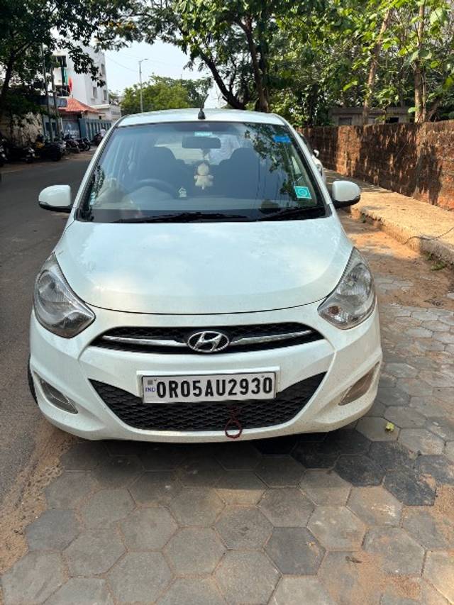 https://images10.gaadi.com/usedgaadi-sellcar/UsedCar/e5f533ada/93079a5c-c062-4c33-a3e8-0d6e2e902ece.jpeg?imwidth=6400