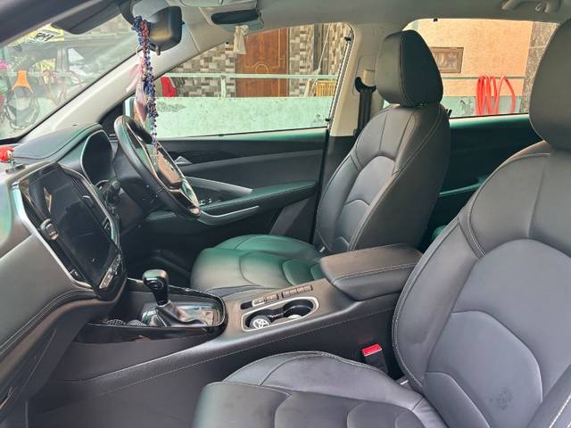 https://images10.gaadi.com/usedgaadi-sellcar/UsedCar/e5f53c25a/de05ab10-7e14-4353-91a7-4b971155de90.jpeg?imwidth=6401