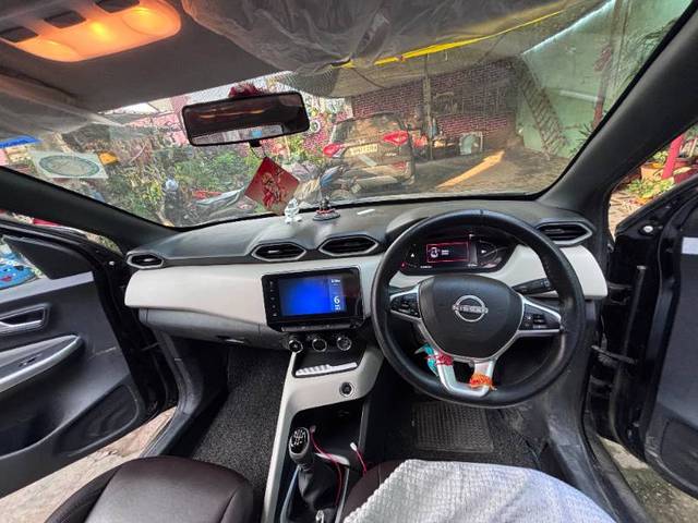 https://images10.gaadi.com/usedgaadi-sellcar/UsedCar/e5f5a4b9a/da0fd97e-9374-43dd-8ab8-80af15157715.jpg?imwidth=6402