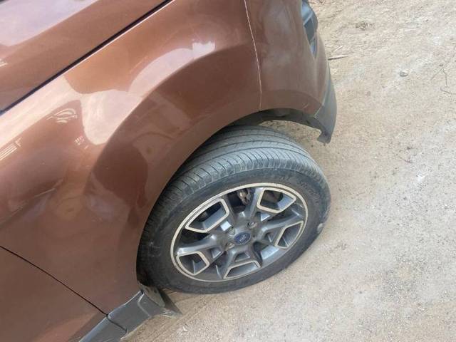 https://images10.gaadi.com/usedgaadi-sellcar/UsedCar/e5f6aa3ca/4ee7dd15-80b4-40a6-8471-333c7f47dd7a.jpg?imwidth=6402