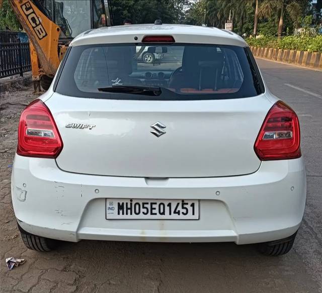 https://images10.gaadi.com/usedgaadi-sellcar/UsedCar/e5f6af42a/be3f3b9c-b86d-48bf-88da-36da135bdec6.jpg?imwidth=6401