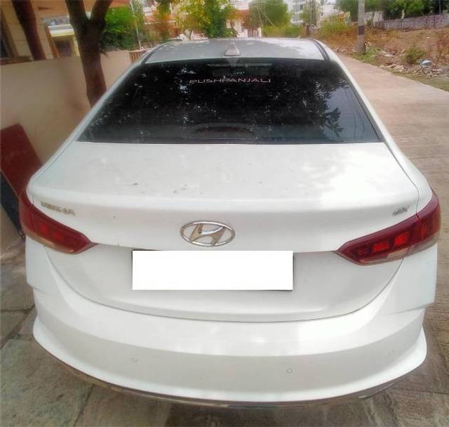 https://images10.gaadi.com/usedgaadi-sellcar/UsedCar/e5f6b7b8a/6b42a37c-bb80-47fb-b929-4695da8e02b4.jpg?imwidth=6401