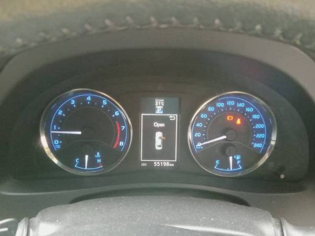 https://images10.gaadi.com/usedgaadi-sellcar/UsedCar/e5f6e2eba/5e5e596d-8608-4562-b789-db8c3255bbe6.jpg?imwidth=6402