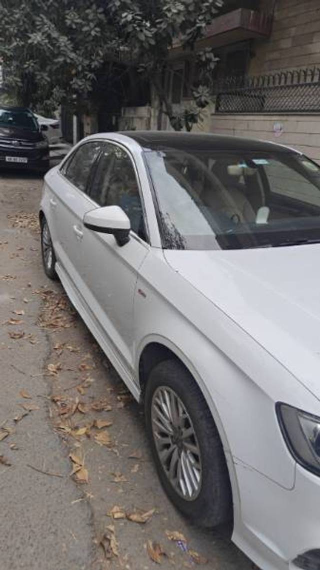 https://images10.gaadi.com/usedgaadi-sellcar/UsedCar/e5f6f906a/10e85baf-2f72-4939-b21f-8694ff326317.jpg?imwidth=6400