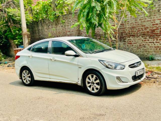 https://images10.gaadi.com/usedgaadi-sellcar/UsedCar/e5f721b3a/66d07c8a-763f-4b85-8d99-79ce4362e78b.jpeg?imwidth=6400