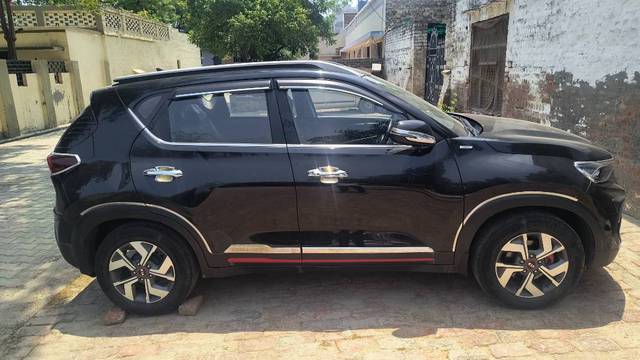 https://images10.gaadi.com/usedgaadi-sellcar/UsedCar/e5f723dda/837e1059-3ff4-470c-8c28-95c6088f6f42.jpg?imwidth=6400